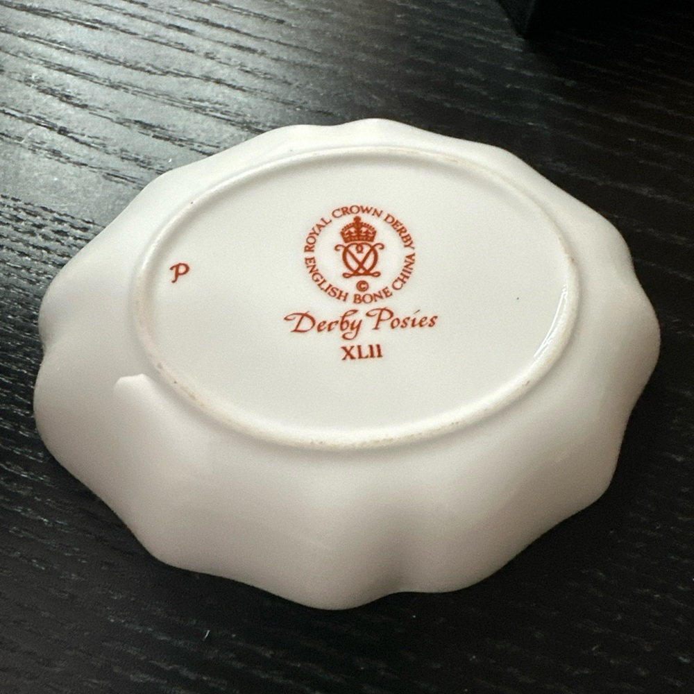 Trinket Dish Royal Crown Derby Posies XLII New In Box - Picture 2 of 9